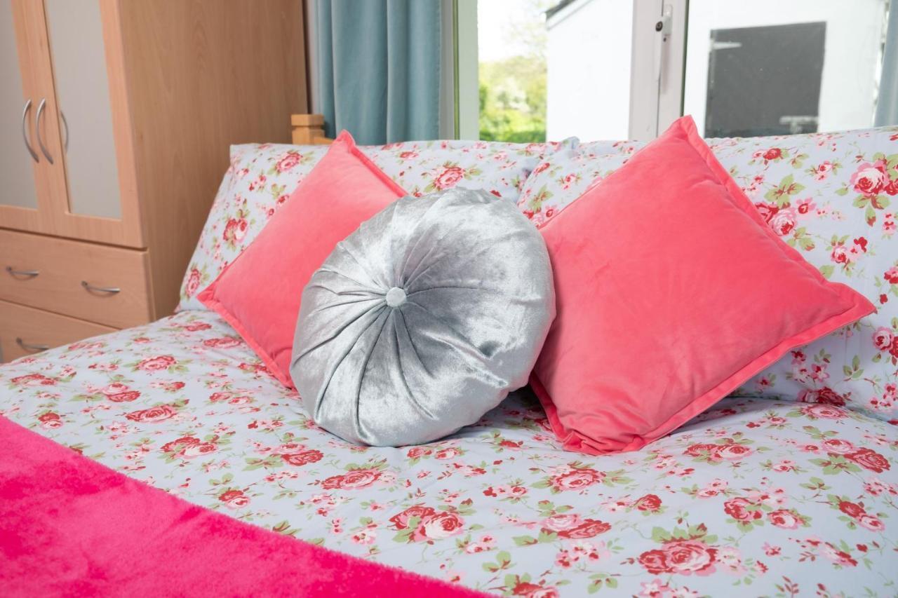 Luxury Apartment, Bed And Breakfast Голуэй Экстерьер фото